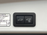 【パワーバックドア】スマートキーや運転席のボタンを押すだけでリアゲートが自動で開閉します!荷物を持っている時や、高い位置にあるバックドアを閉める際に便利な機能です♪