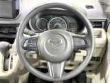 【ステアリングスイッチ】運転中、前方から目線をそらすことなく、オーディオ等の操作が可能な便利機能!安心&快適なドライブを演出してくれます♪