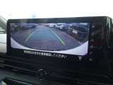 更に前方のみをアップで映し出すことも可能です。大きな車だからこそ死角になりやすい箇所ですが、アラウンドビューモニターがあれば思いがけない障害物にも気付くことができますね。
