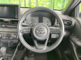 インテリアに合わせたデザインのステアリングは、運転される方のことも考え、運転しやすい形状、大きさです。是非一度、実際に触ってお確かめください。