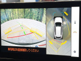 【パノラミックビューモニター】専用のカメラにより、上から見下ろしたような視点で360度クルマの周囲を確認することができます☆死角部分も確認しやすく、狭い場所での切り返しや駐車もスムーズに行えます。