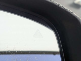 ミラーには側方接近車両を知らせるランプが付いています。
