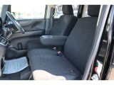 【助手席 】納車前には専門業者にてクリーニングを実施し綺麗な状態でお渡します!