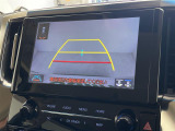 【バックモニター】後ろのカメラの映像をモニターに映し出すことができます!後方の見えない死角や、障害物との距離感をしっかり確認することができます!駐車が苦手な方におすすめです。