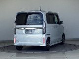 バックカメラが付いているのでバックでの車庫入れも安心です。
