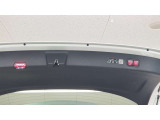 フロントシート・・・スポーティな形状のフロントシート。人間工学を追求した長時間の乗車でも疲れにくいシート形状です