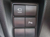 VIEWカメラで映した周囲の映像をナビゲーション画面に表示し、ドライバーの死角を減らす機能です。