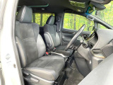 運転席シート廻りは使用感も少なく、良好な状態となっています。前オーナー様が丁寧に使っていたことがよくわかりますね。