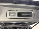 スマートキーがあれば荷物を持ったまま楽々開閉出来ます。