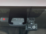 【トヨタセーフティセンス】走行中に前方の車両等を認識し、衝突しそうな時は警報とブレーキで衝突回避と被害軽減をアシスト。より安全にドライブをお楽しみいただけます。