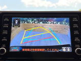 【バックカメラ】駐車時に後方がリアルタイム映像で確認できます。大型商業施設や立体駐車場での駐車時や、夜間のバック時に大活躍!運転スキルに関わらず、今や必須となった装備のひとつです!