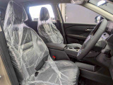 運転席の足元は広く運転がしやすいです。