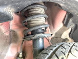 お車を安心してお乗りいただく為には、足回りの定期点検が欠かせません。サービスサポート(有償保証)では無料点検もご提供しており、安心のカーライフをお過ごしいただけるサポート体制が整っています。