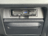 【ETC】有料道路を利用する際に料金所で停止することなく通過できる、ETC車載器(ノンストップ自動料金収受システム機器)が装備されています。セットアップを行うことで利用可能になります。