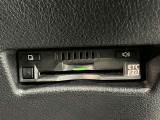 ETC車載器搭載しております。高速道路も料金支払いレーンに並ばず通過でき、とても便利です。ETCカードもお車購入時に入会する事ができます。お気軽にお問い合わせ下さい。