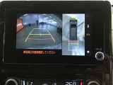 パノラミックビューモニター付きです。車両を上から見たような映像をディスプレイオーディオ画面に表示。運転席からの目視だけでは見にくい、車両周辺の状況をリアルタイムでしっかり確認できます。