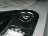ガソリンエンジンで発電した電気を使ってモーターで動かすe-POWERも第二世代になりました!回生ブレーキによる充電などはそのままに、モーター出力を向上し、静粛性や燃費、さらには乗り心地も進化しました!