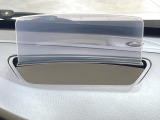 【マルチファンクションディスプレイ】燃費情報や走行状態、各種車両設定状態の確認を液晶画面に表示、確認できます♪インパネ上部にレイアウトされ、視認性にも優れたモニターです。