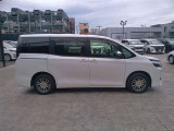 スライドドアは、開口部が広く乗降性の良いお車です