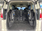 普段のお買い物や通勤、送迎等に十分な荷室スペースを確保しております。セカンドシートを倒すと、大きな荷物の積載も可能です♪