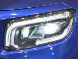 ●LEDヘッドライト:夜間走行時も良好な視界を確保し安心して運転できる高輝度LEDヘッドライトを装備!点灯速度が早く、消費電力も抑えられています。