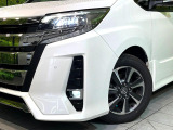 【LEDヘッドライト】悪天候や夜間走行時も良好な視界を確保し安心して運転できる高輝度LEDヘッドライトを装備!点灯速度が早く、消費電力も抑えられています。