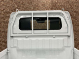 ■充実のアフターサービス■ 車の販売はもちろん、自社整備工場・自社鈑金工場・オイル交換&点検専門店舗を完備しておりますので納車後もお客様のカーライフをトータルでサポートいたします。