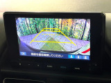 【バックカメラ】駐車時に後方がリアルタイム映像で確認できます。大型商業施設や立体駐車場での駐車時や、夜間のバック時に大活躍!運転スキルに関わらず、今や必須となった装備のひとつです!