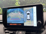 【パノラミックビューモニター】専用のカメラにより、上から見下ろしたような視点で360度クルマの周囲を確認することができます☆死角部分も確認しやすく、狭い場所での切り返しや駐車もスムーズに行えます。
