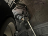 お車を安心してお乗りいただく為には、足回りの定期点検が欠かせません。サービスサポート(有償保証)では無料点検もご提供しており、安心のカーライフをお過ごしいただけるサポート体制が整っています。