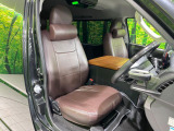 運転席シート廻りは使用感も少なく、良好な状態となっています。丁寧に使われていたことがよくわかりますね。