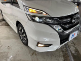 【LEDヘッドライト】悪天候や夜間走行時も良好な視界を確保し安心して運転できる高輝度LEDヘッドライトを装備!点灯速度が早く、消費電力も抑えられています。