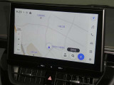 【10インチ純正ナビ】純正ナビを装備。タッチパネル式で使いやすく、詳細地図により目的地をピンポイントで設定できます。初めての道でも迷いにくく、ロングドライブも快適ですよ♪