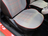 使用感がでやすい運転席側シートですが、ご覧のようにきれいな状態となっております。0078-6002-617225までお気軽にお問合せ下さい。