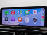 【アップルカープレイ】iPhoneがBMW車両とワイヤレスで接続されます。Apple CarPlayでは、オーディオストリーミングやメッセージングアプリがディスプレイに表示されます。