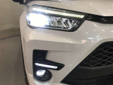 LEDヘッドライトです。デザイン性がよくとても明るいので、夜間の走行や悪天候でも安心です。しかも長寿命!