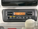 【オートエアコン】一度お好みの温度に設定すれば、車内の温度を検知し風量や温度を自動で調整。暑い&hellip;寒い&hellip;と何度もスイッチ操作をする必要はありません。快適な車内空間には必須の機能ですね♪