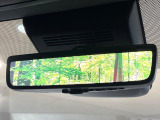 【デジタルインナーミラー】後席の大きな荷物や同乗者で後方が確認しづらい時でも安心!カメラが撮影した車両後方の映像をルームミラー内に表示。クリアな視界で状況の確認が可能です!
