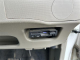 【ETC】有料道路を利用する際に料金所で停止することなく通過できる、ETC車載器(ノンストップ自動料金収受システム機器)が装備されています。セットアップを行うことで利用可能になります。