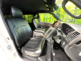 運転席シート廻りは使用感も少なく、良好な状態となっています。丁寧に使われていたことがよくわかりますね。
