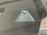 【前進時スマートシティブレーキサポート】低速走行中に前方の車両等を認識し、衝突しそうな時は警報とブレーキで衝突回避と被害軽減をアシスト。より安全にドライブをお楽しみいただけます。