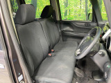 運転席シート廻りは使用感も少なく、良好な状態となっています。丁寧に使われていたことがよくわかりますね。