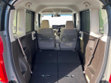 普段のお買い物や通勤、送迎等に十分な荷室スペースを確保しております。セカンドシートを倒すと、大きな荷物の積載も可能です♪
