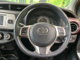 インテリアに合わせたデザインのステアリングは、運転される方のことも考え、運転しやすい形状、大きさです。是非一度、実際に触ってお確かめください。