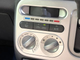 寒い冬も暑い夏も全席に快適な空調を届けてくれる、ダイヤル式エアコンを装備♪