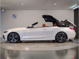 【拘りのFR】BMWが多く採用するFR車。ダイレクトでスポーティな加速感・シャープなハンドリングを実現。縦置きエンジンレイアウトにより、フラットで上質な乗り味です。