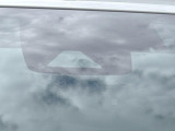 【トヨタセーフティセンス】走行中に前方の車両等を認識し、衝突しそうな時は警報とブレーキで衝突回避と被害軽減をアシスト。より安全にドライブをお楽しみいただけます。