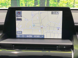 【メーカー純正8型ナビ】インテリアに溶け込むスタイリッシュな「専用設計」メーカーナビを装備♪視認性や操作性など基本性能にも優れ、より上質なカーライフをお楽しみいただけます。