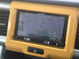 【ナビゲーション】目的地までしっかり案内してくれる使いやすいナビ。Bluetooth接続すればお持ちのスマホやMP3プレイヤーの音楽を再生可能!毎日の運転がさらに楽しくなります!!