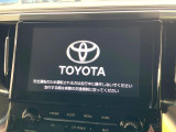 【大画面ナビ】人気の大型9インチナビを装備。存在感のある大画面はインパクト大!ナビ利用時のマップ表示は見やすく、テレビやDVDは臨場感がアップ!いつものドライブがグッと楽しくなります♪